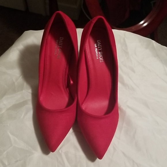 Heels - Picture 1 of 4